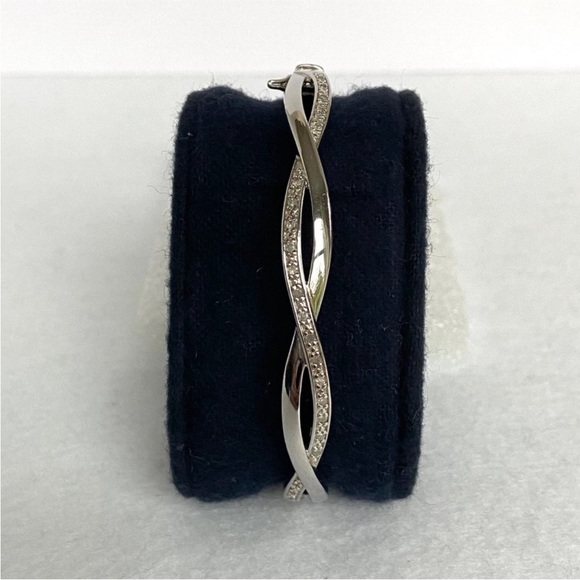 Sterling Silver 925 Oval Hinged Diamond Bangle Bracelet 6.75". Rhodium plated. - Picture 4 of 6